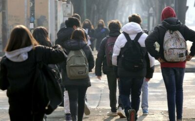 Gli adolescenti? Da ribelli a sofferenti, perché gli abbiamo tolto il futuro